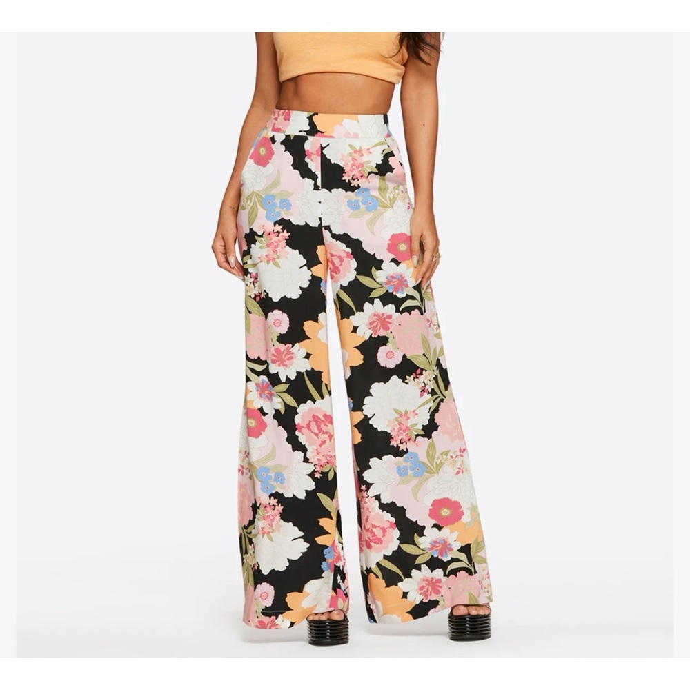 Jessica Simpson Shaye Pant Blooms in the Bay Black Floral Small